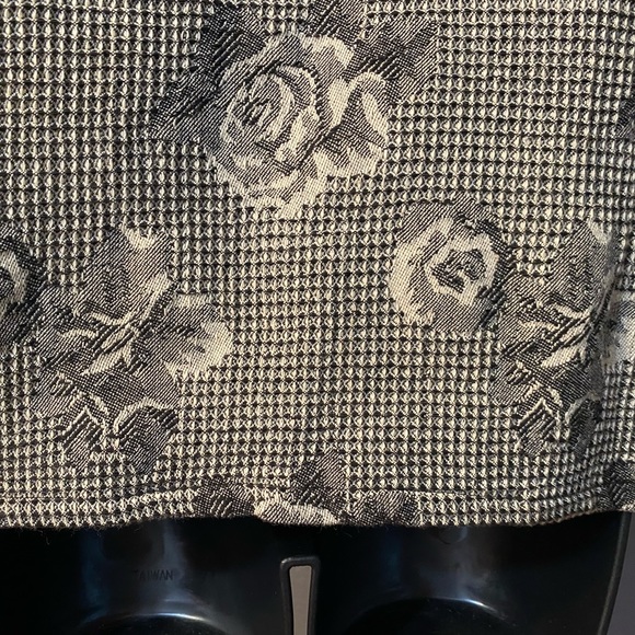 NEW IDENTITY Rose and Houndstoothish Print One Button Blazer - Picture 9 of 16